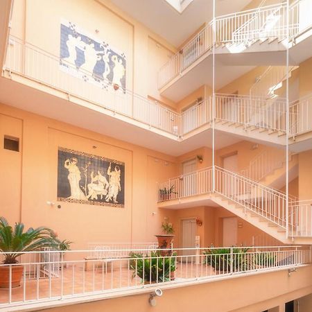 לצ'ה Palazzo Leo Suite And Apartment מראה חיצוני תמונה