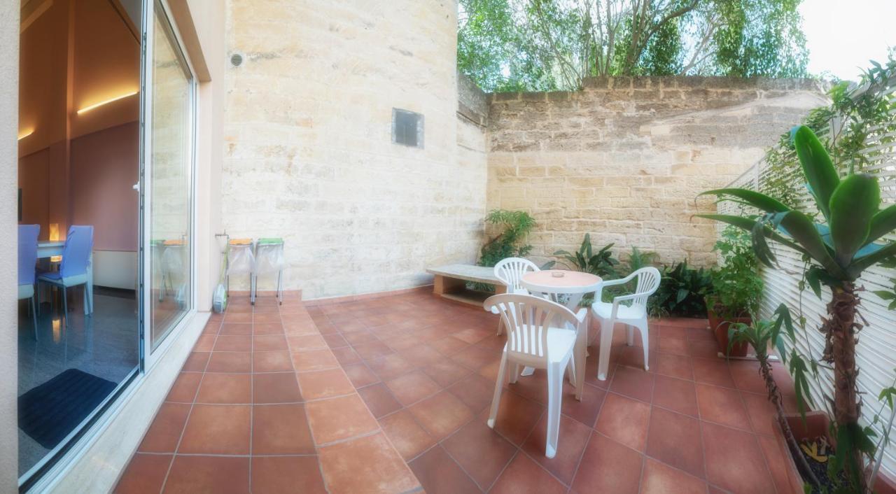 לצ'ה Palazzo Leo Suite And Apartment מראה חיצוני תמונה