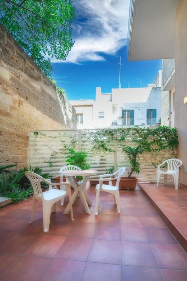 לצ'ה Palazzo Leo Suite And Apartment מראה חיצוני תמונה