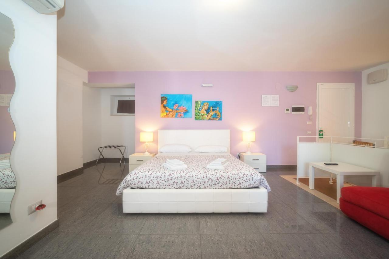 לצ'ה Palazzo Leo Suite And Apartment מראה חיצוני תמונה