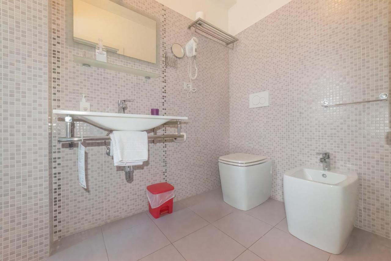 לצ'ה Palazzo Leo Suite And Apartment מראה חיצוני תמונה